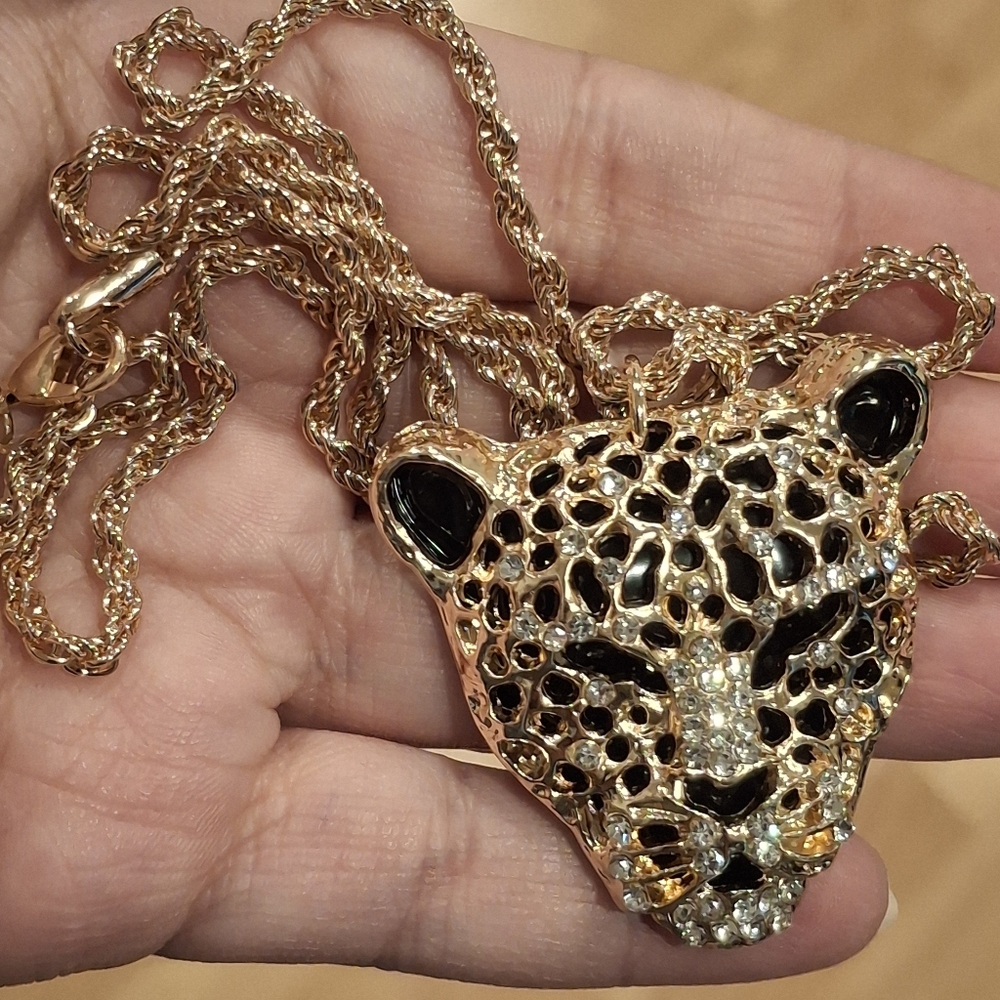 Gold Leopard Head Rhinestone Necklace - Picture 8 of 8